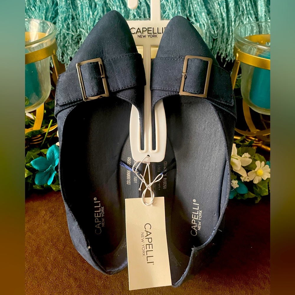 Capelli New York Buckled Flats